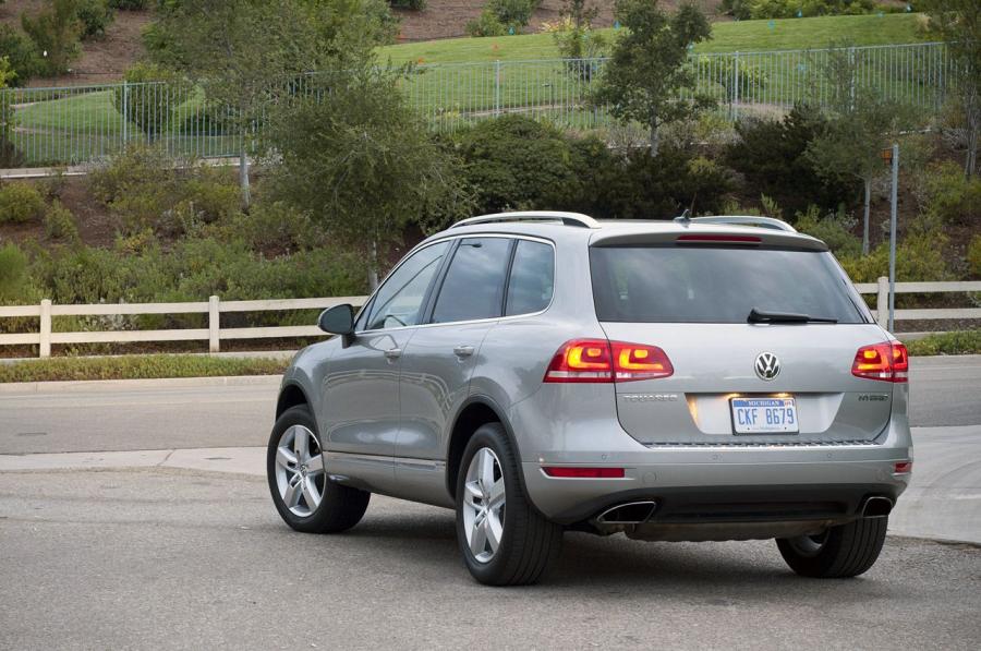  Volkswagen Touareg Hybrid 2012 года  (фото 4 из 42)